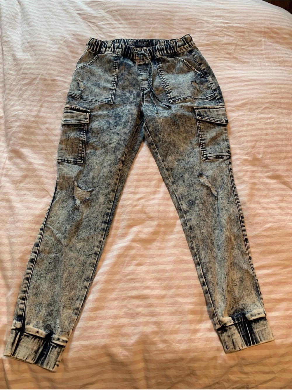 Max Jeans Women’s Skinny Acid-Wash Blue Jeans with Distressed Detail